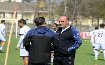 رد استعفای سرمربی تیم جنجالی لیگ یک