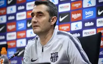 رقیب آبی اناری پوشان در راه قهرمانی