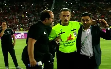 تعویض داور، برای اولین بار در تاریخ دربی + ویدئو