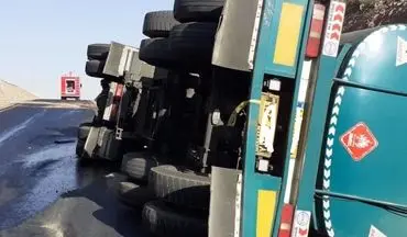  مصدومیت یک نفر در اثر واژگونی تانکر حمل سوخت در محور بیستون به کرمانشاه