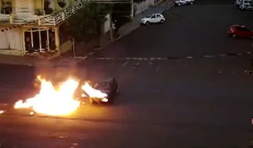 آتش گرفتن موتورسوار پس از تصادف + فیلم