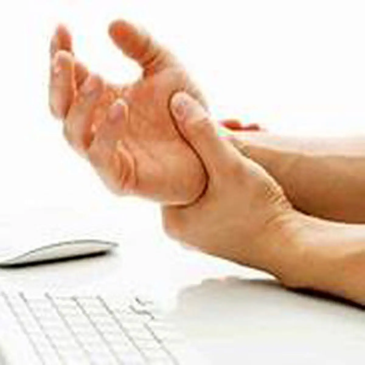 علت احساس درد در انگشتان و دست چیست؟