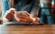 آیا گوشی شما واقعاً در حال شنود است؟ واقعیت پشت تبلیغات عجیب بعد از مکالماتتان