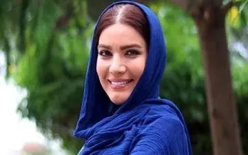 سلفی عجیب خانم بازیگر با یک حیوان نجیب + عکس