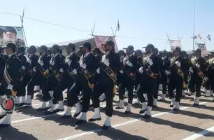 نمایش غرور و صلابت نیروهای مسلح کرمانشاه در رژه روز ارتش به روایت تصویر
