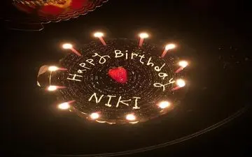 عکسی از جشن تولد 46 سالگی نیکی کریمی