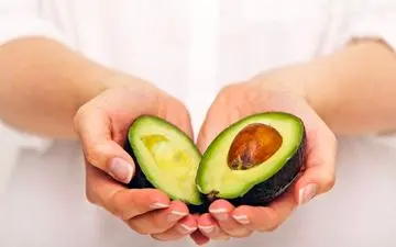 طرز تهیه یک ماسک خانگی برای درمان پوست صورت خشک
