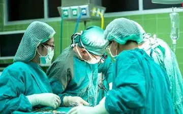 عجیب ولی واقعی؛ پیدا شدن شی عجیب 20 ساله در شکم زن بیچاره+عکس 