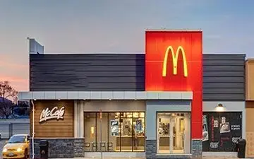 مردم آزاری در رستوران معروف! + فیلم 