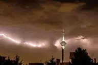 وضعیت هوای تهران در روزهای آینده؛ طوفان و کاهش دما قطعی شد