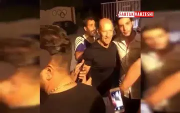 عکس یادگاری کالدرون با هواداران پس از تمرین امروز پرسپولیس