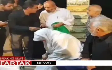 لحظه تحویل وسایل شخصی شهید آقاجانی بعد از گذشت 31 سال به دخترش + فیلم