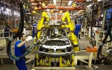 خودروسازان بازار را تشنه نگه می‌دارند تا قیمت‌ها را افزایش می‌دهند