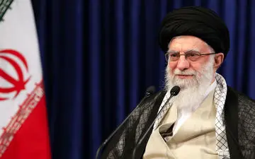 آیت الله خامنه‌ای: مبارزه با فساد بدون ملاحظه و تعدی و فقط بر مدار حق، عدل و قانون باشد
