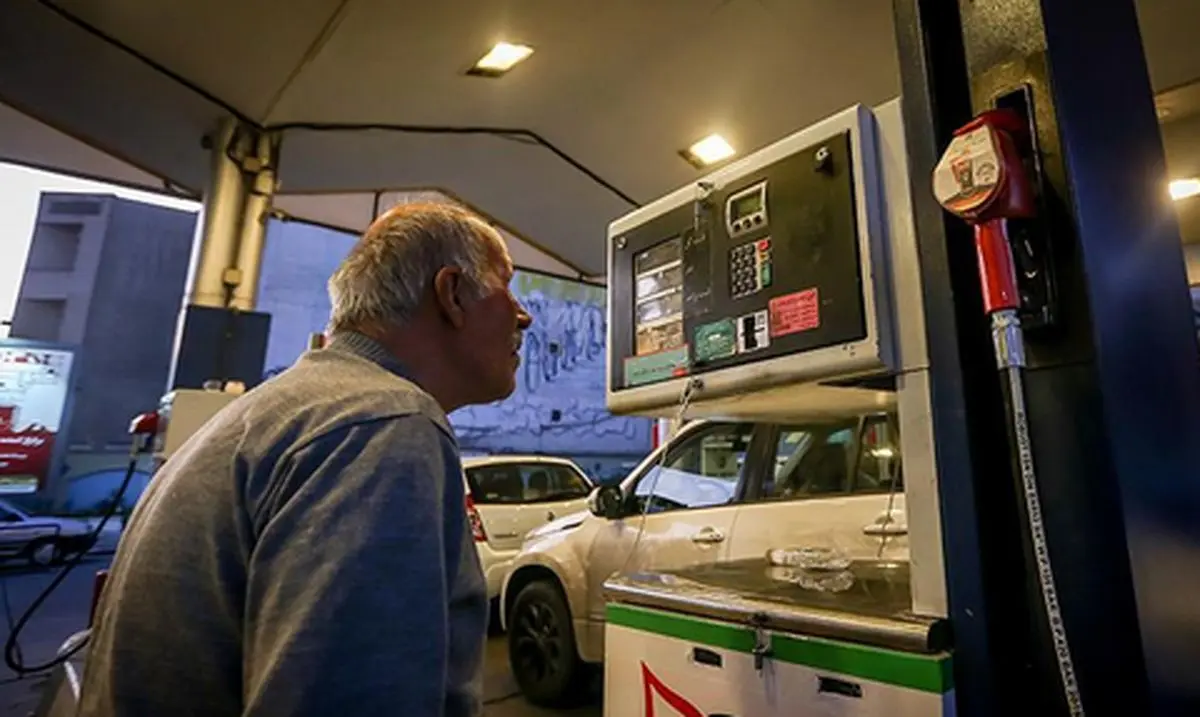 احتمال بازنگری درمورد حفظ سهمیه‌ بنزین خودروهای عمومی طی روزهای آینده