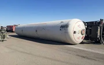 تانکر حامل سوخت آمونیاک در قزوین واژگون شد