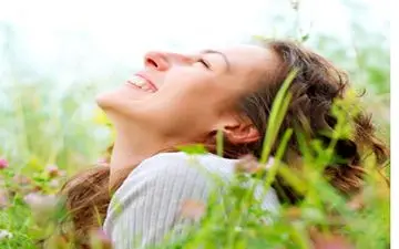 افراد شاد به این موارد اهمیت نمی‌دهند