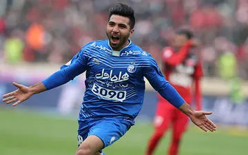 هافبک استقلال زیر تیغ جراحی