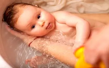 کودکم را چطور حمام کنم؟