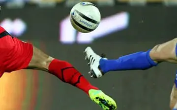 شوک به فوتبال ایران/ محرومیت سنگین ستاره‌های استقلال و پرسپولیس بخاطر حضور در آرایشگاه زنانه و پارتی شبانه!