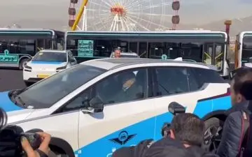 متقاضیان تاکسی برقی در تهران برای ثبت نام حضوری بیایند