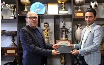 استعفای معاون اقتصادی باشگاه استقلال کذب محض است