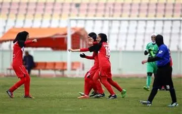 بلاتکلیفی قهرمان لیگ فوتبال بانوان