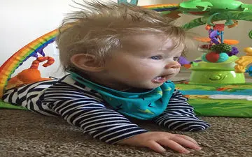  این کودک را برق نگرفته است! +تصاویر 