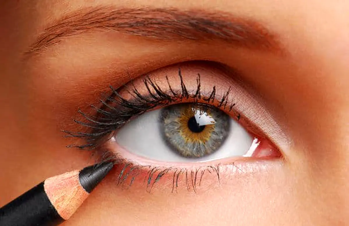 خط چشم یا مداد چشم؟ کدام یک برای آرایش چشم‌ بهتر است؟