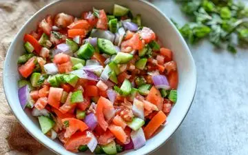 آشنایی با خواص سالاد شیرازی محبوب سفره های ایرانی 