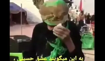 اشک‌های مادر ۹۹ ساله عراقی در مسیر پیاده‌روی اربعین