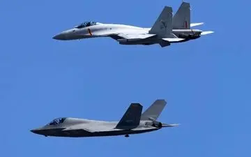 جنگنده‌های رادارگریز نسل پنجم چین / آغاز عملیات دریایی J-۳۵ + تصاویر