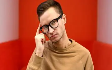 هوش بالا، تهدیدی برای روابط عاشقانه؟/ چرا افراد باهوش در روابط عاشقانه شکست می‌خورند؟