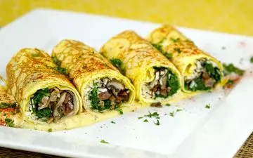 طرز تهیه کرپ اسفناج؛ فست‌فود خوشمزه با پنیر پیتزا و بافتی لطیف