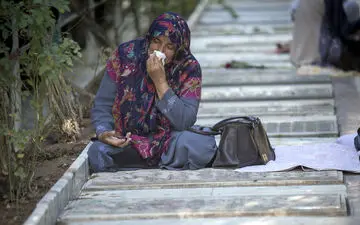 نصب سنگ قبور جدید برای شهدای گمنام اراک