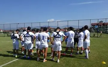 
پیشکسوت استقلال: رختکن استقلال مربی ایرانی می‌خواهد