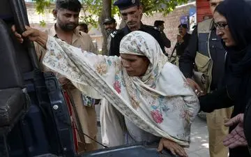 حکم اعدام برای مادری که دخترش را زنده زنده سوزاند 