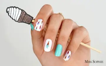 ایده‌های خلاقانه طراحی ناخن با الهام از طرح های بامزه بستنی‌