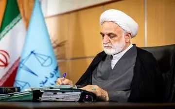 اژه‌ای در حرم حضرت عبدالعظیم رأی خود را به صندوق انداخت 