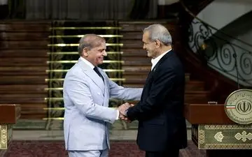 استقبال نخست وزیر پاکستان از پزشکیان