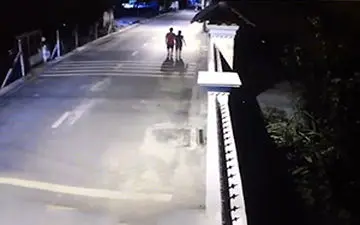 سرقت موبایل، به راحتی آب خوردن+فیلم