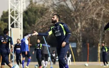 یک شوک دیگر به منصوریان/ قرارداد هافبک استقلال قانونی نبوده!