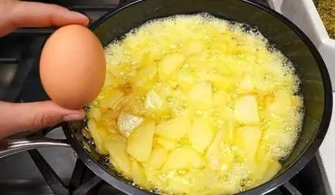 طرز تهیه سیب زمینی تخم مرغ  اسپانیایی+ویدیو 