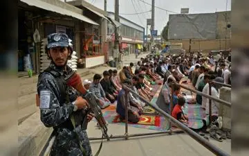 تهدید و بازداشت در مسجد/ طالبان: خروج قبل از پایان ۲۰ رکعت ممنوع