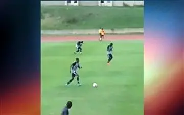 مصدومیت دو بازیکن بر اثر برخورد صاعقه!