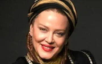 چهره بهاره رهنما در حرم حضرت علی (ع) + عکس