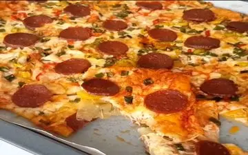 طرز تهیه پیتزا با خمیر یوفکا | خیلی خوشمزه س!