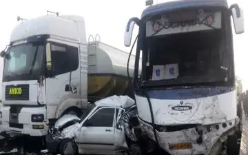 تصادف زنجیره‌ای در اراک سه مجروح در پی داشت