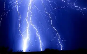  آذرخش گندمزارهای ورامین را به آتش کشید