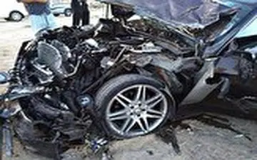 تصادفی که به طور ناباورانه ای منجر به له شدن بنز توسط پیکان وانت شد